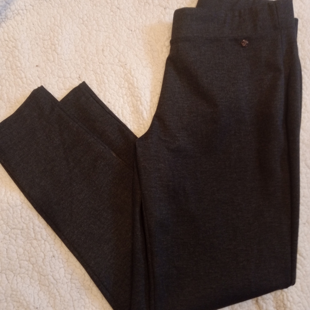 Jones of New York dark grey fitted straight legged dress pant. Size 1x